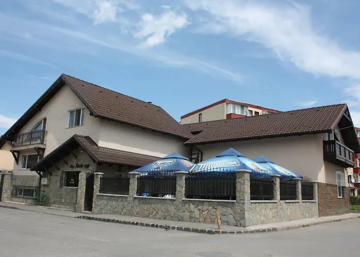 Guest house Casa Ianis 3*